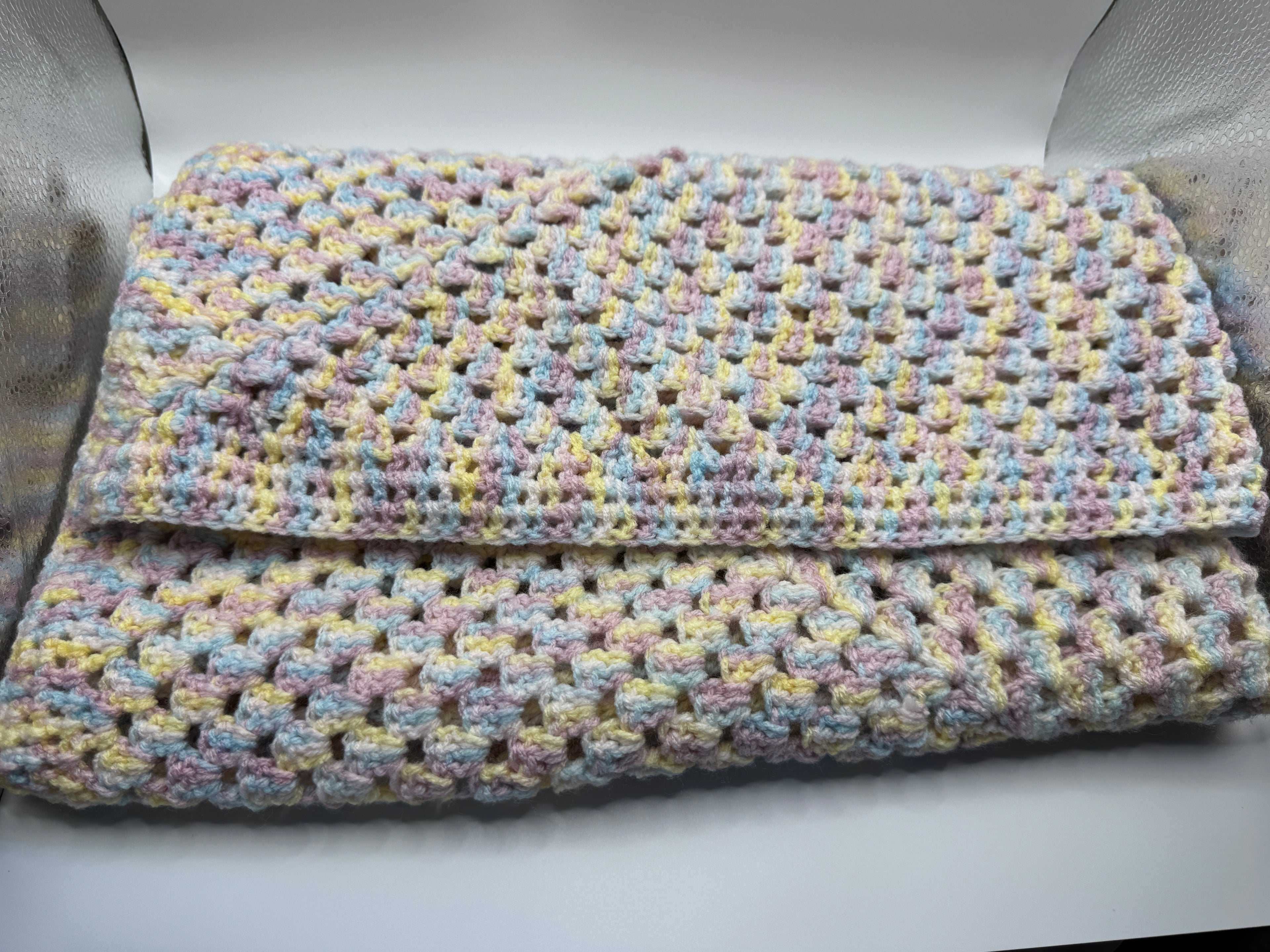 Pale Multicoloured Knitted Blanket
